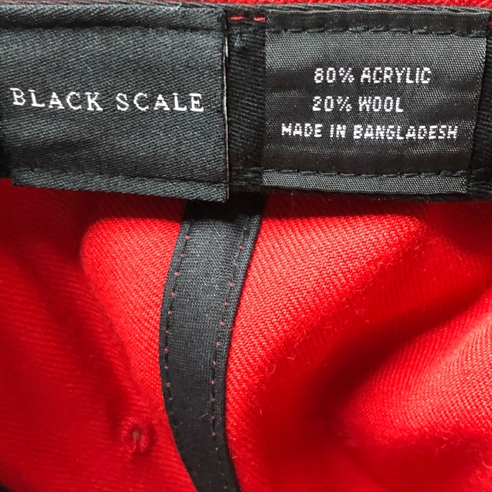 Black Scale hat - Picture 5 of 5